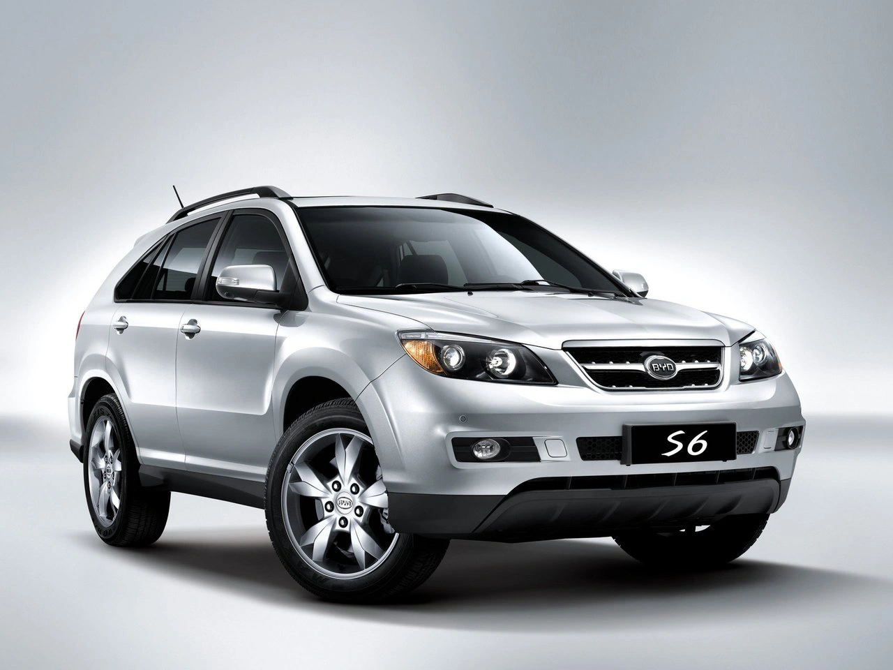 تعمیر گیربکس BYD S6-بهترین تعمیرگاه گیربکس بی وای دی در تهران-سلام گیربکس